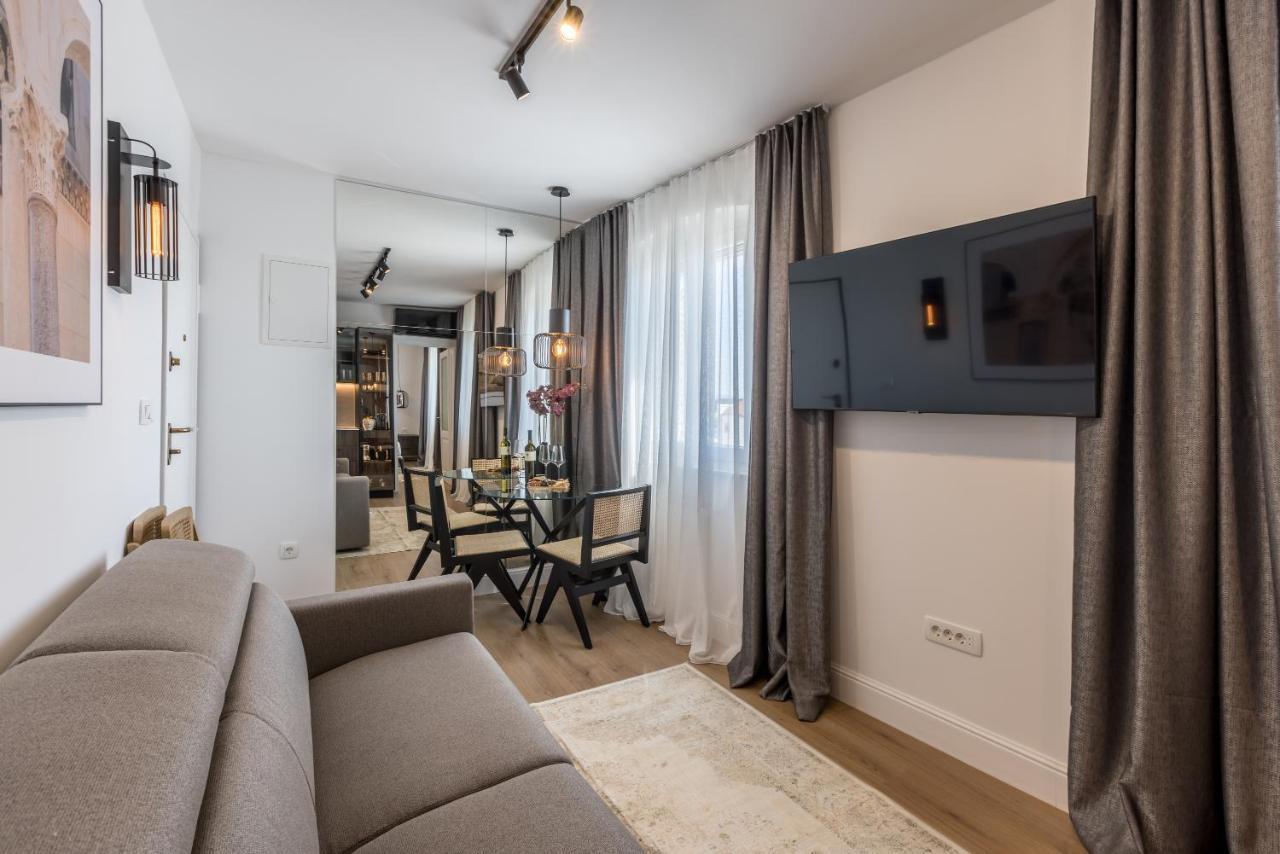 Palazzo 1 * Split